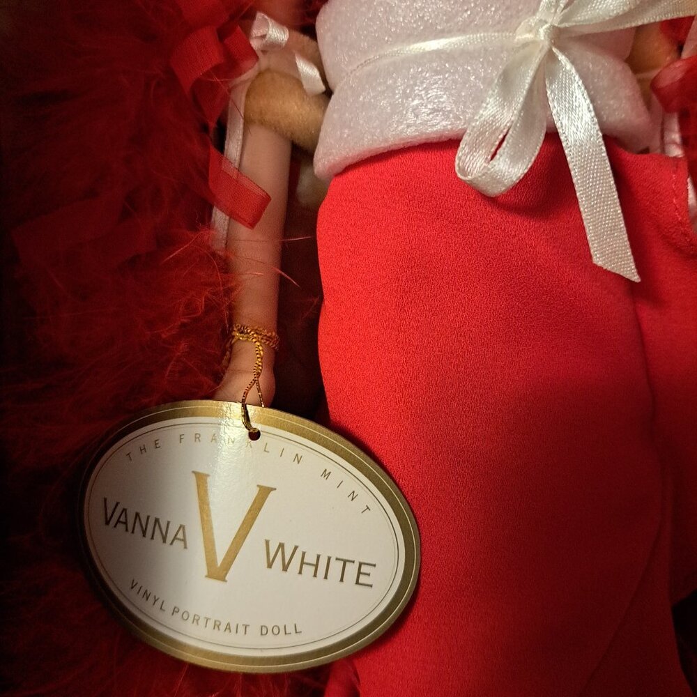 NIB Vintage Franklin Mint VANNA WHITE VINYL PORTRAIT DOLL, LADY IN RED RARE - Picture 4 of 11